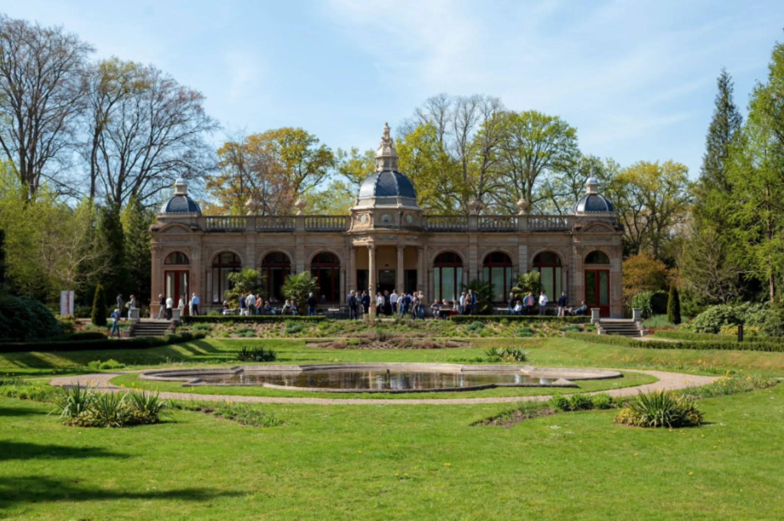Het paviljoen op het landgoed waar een eerdere editie plaatsvond